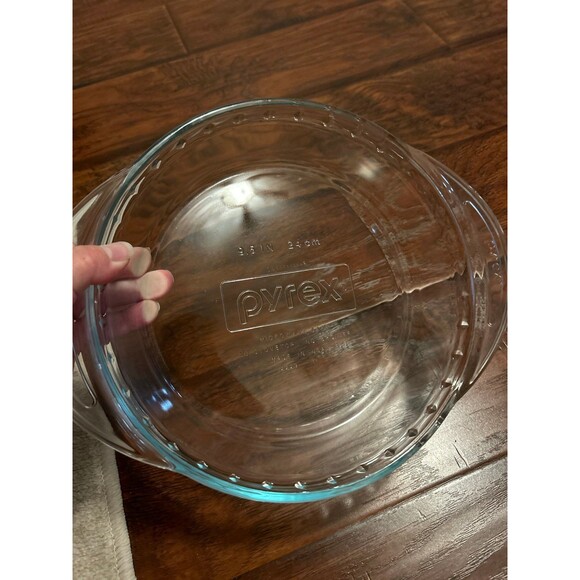 Vintage Pyrex 9.5 " Glass Deep Dish Pie Plate with Fluted Edge & Handles #2229 - Picture 3 of 3